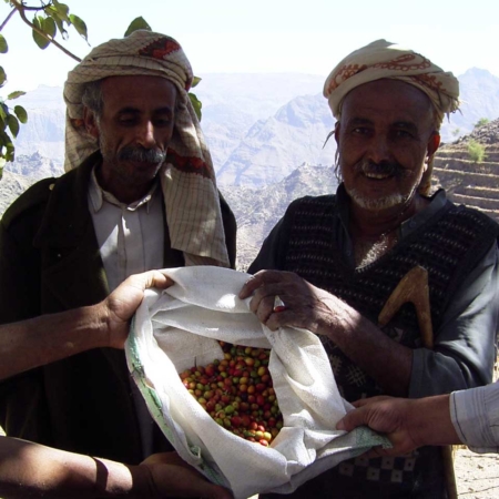 The mocha beans are originally from Yemen. World Relief Germany helps locally